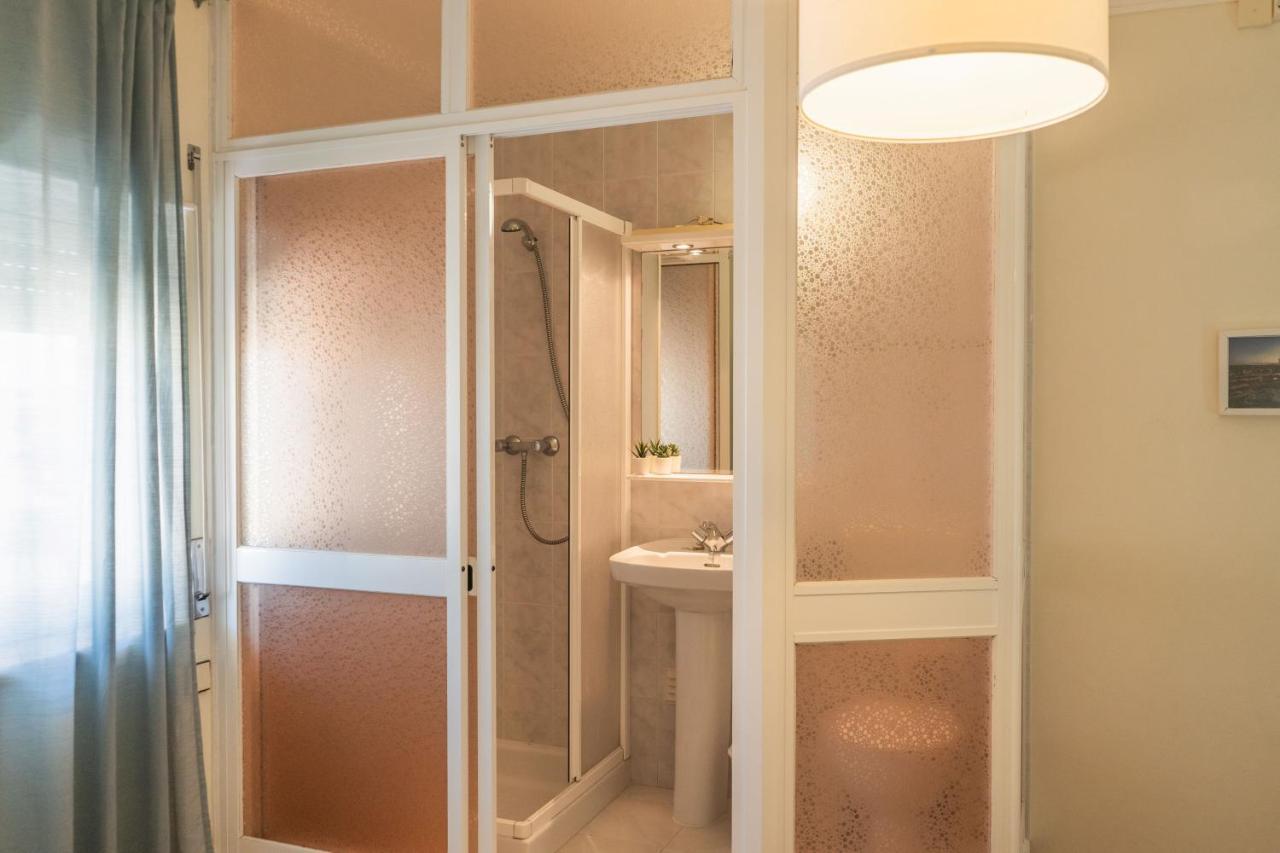Beach Avenue Apartment Ferrel  Kültér fotó